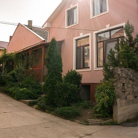 Кімнати В Центрі Hotel Uzhhorod Exterior foto