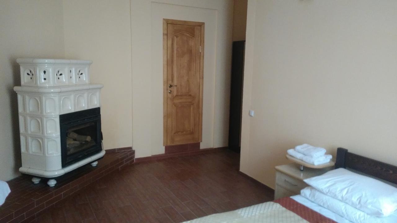 Кімнати В Центрі Hotel Uzhhorod Exterior foto