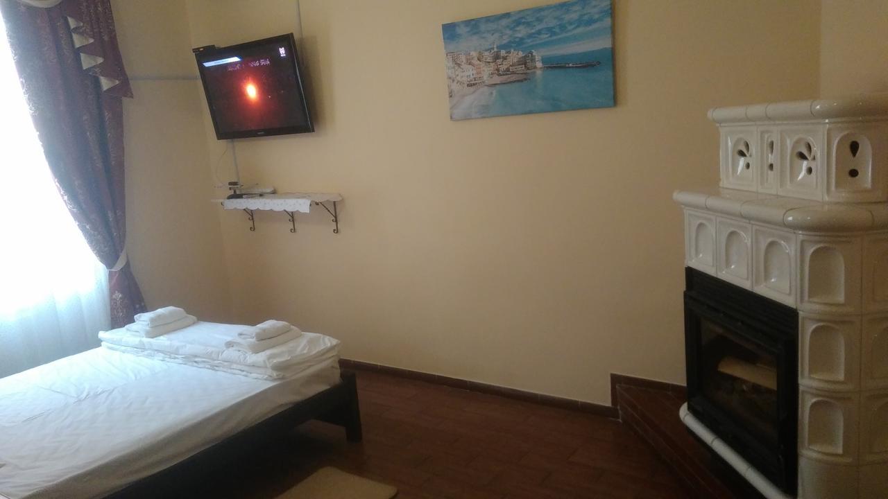 Кімнати В Центрі Hotel Uzhhorod Exterior foto